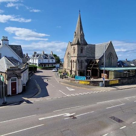 Colin Young Place Nairn Extérieur photo